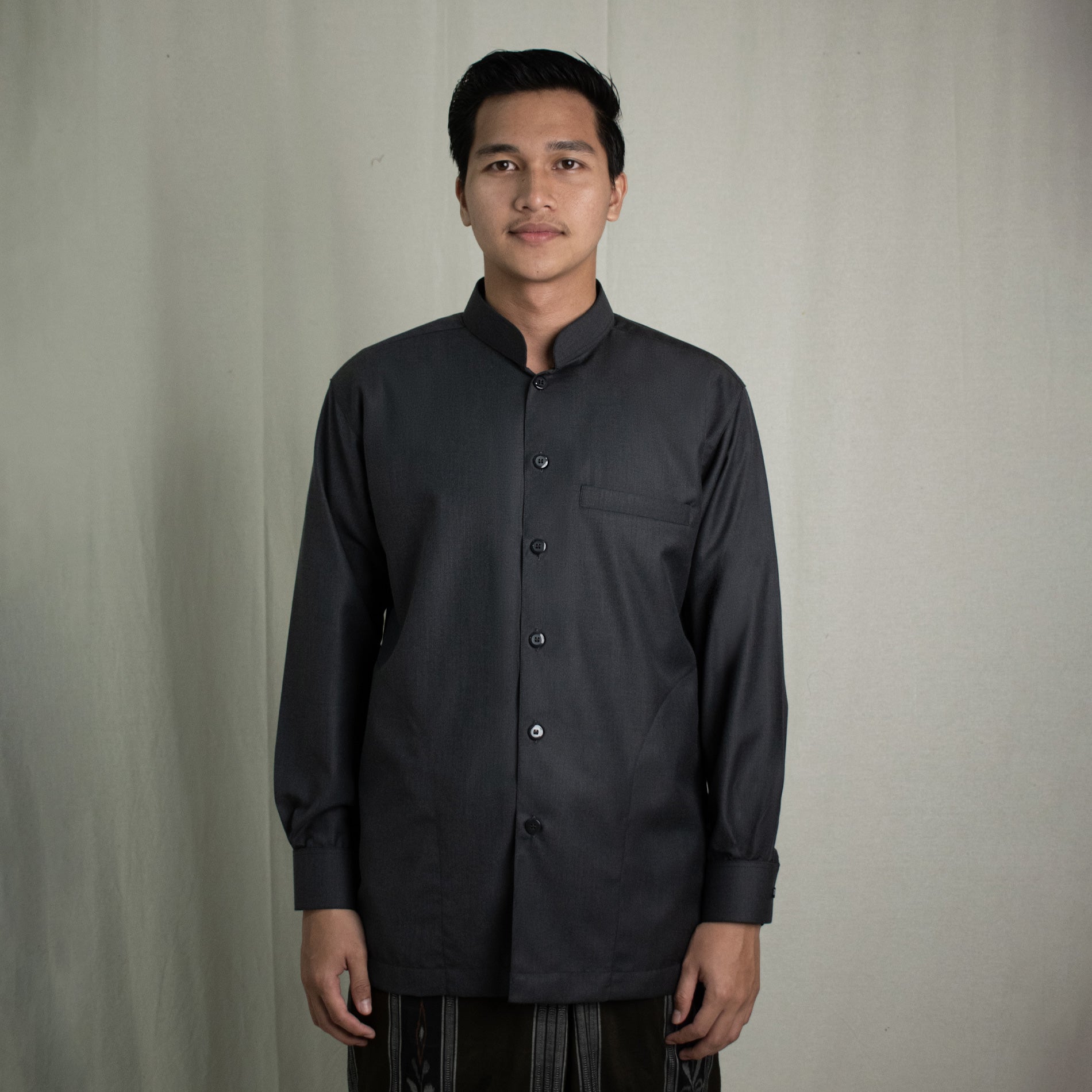 Qomar Cuff Semiwool Charcoal