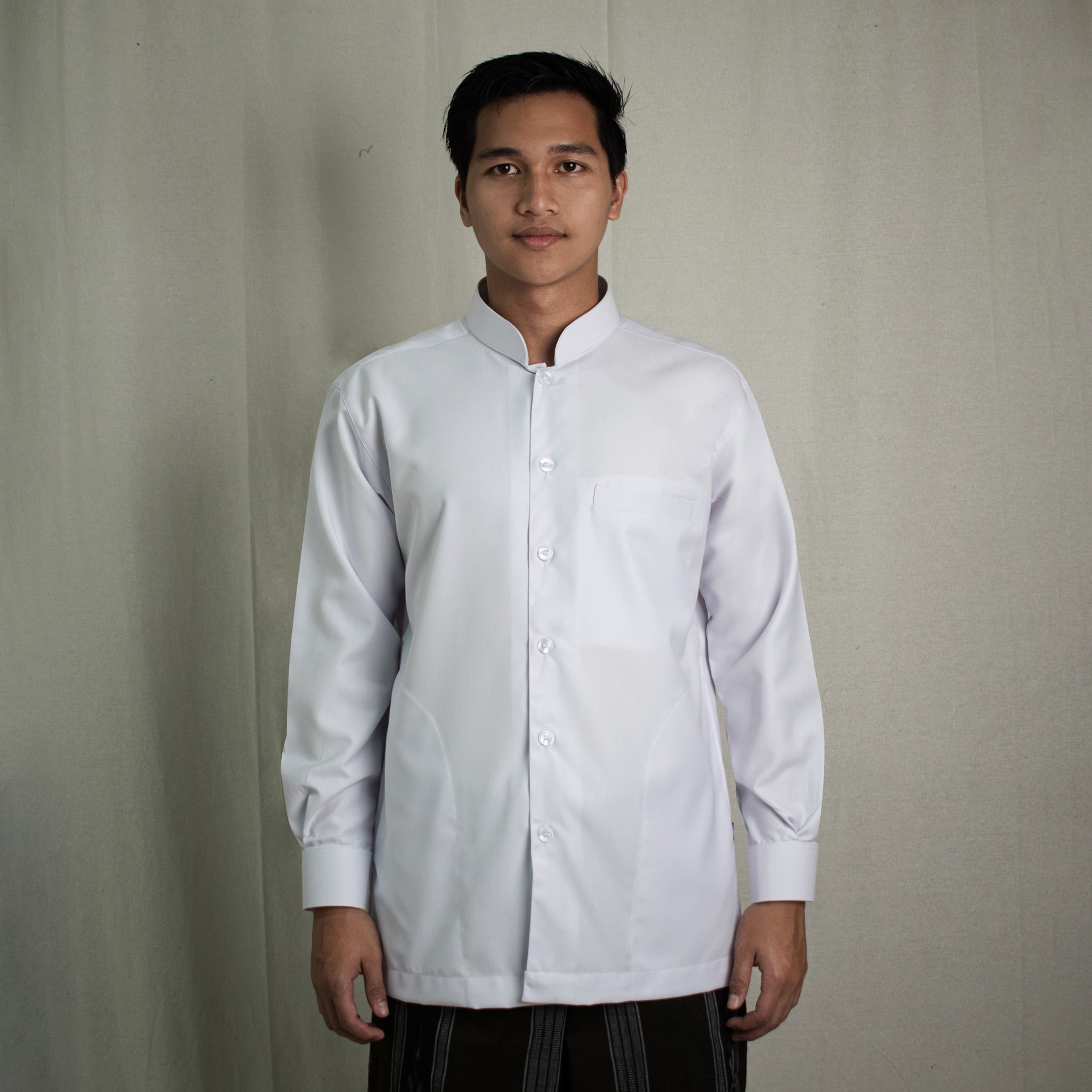 Qomar Cuff Semiwool White